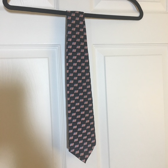 Stonehenge Flag Patterned 100% Silk Tie.  U.S.A. - Picture 3 of 6